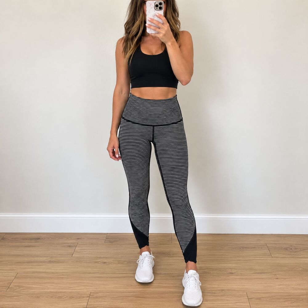 Lululemon Black White Striped Leggings Side Panel Women’s Size 6